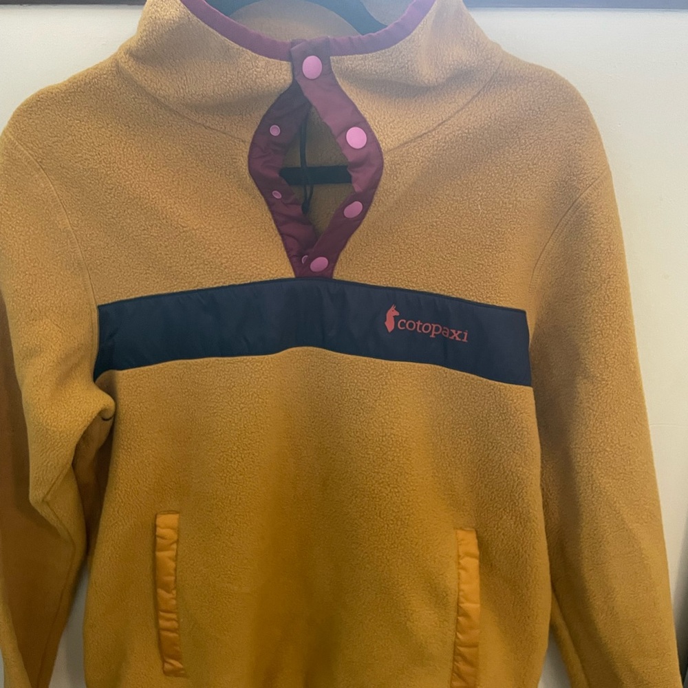 Cotopaxi Mustard and Navy Fleece Pullover